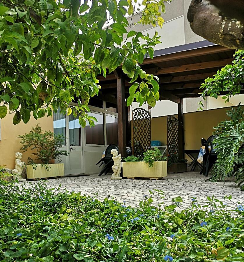 La Casina Di Vanni - Casa Vacanza Nel Cuore Del Salento Arnesano Exterior photo